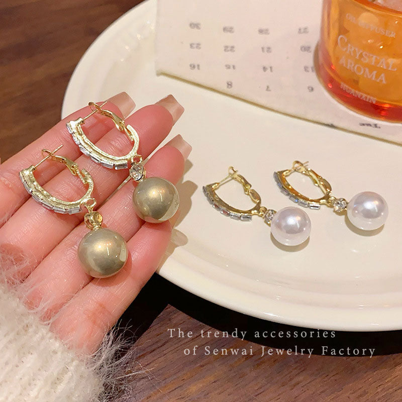 Earring Hoop Elegant and Atmospheric Pearl XLA2237
