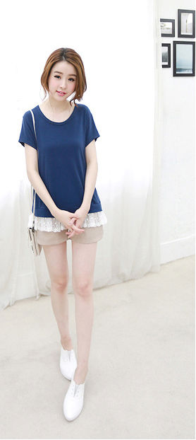 T-Shirt Short Sleeved Lace Bottom