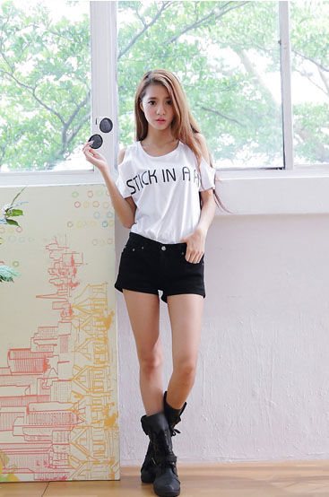 T-Shirt Letters Short Sleeved Dew Shoulder