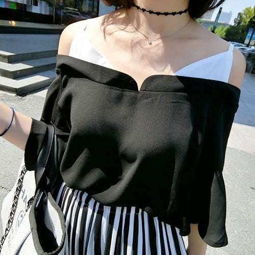 Trumpet Sleeved Fake Two Pieces Woman Top