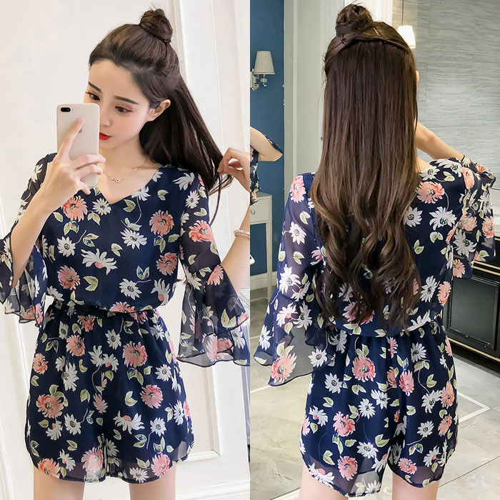 Jumpsuit Bunga Leher V Celana Pendek Fashion Korea