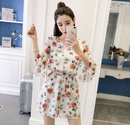 Jumpsuit Bunga Leher V Celana Pendek Fashion Korea