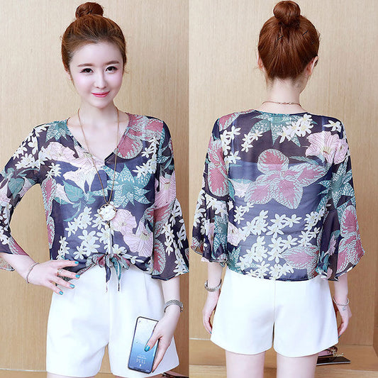 Blouse Bunga Leher V Lengan Terompet Fashion Korea