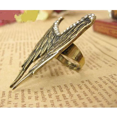 Retro Diamond Angel Wings Fashion Ring