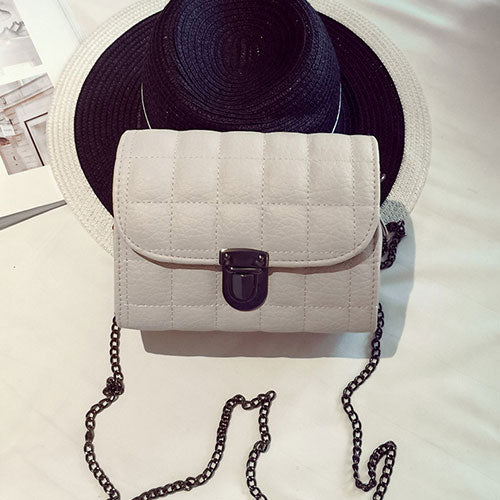 White Chain Strap Shoulder Bag